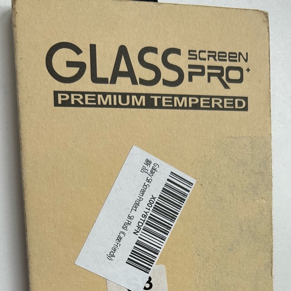 3 different types of screen protectors - Picture 7 of 16